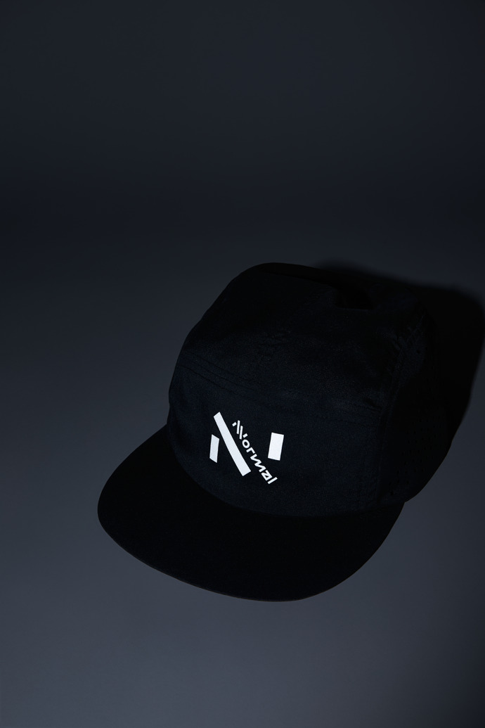 Race Cap Reinforced black race cap for men