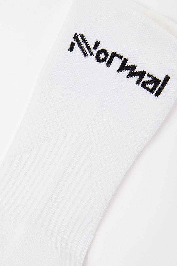 Running Socks White White compressive mid-cut running socks for men