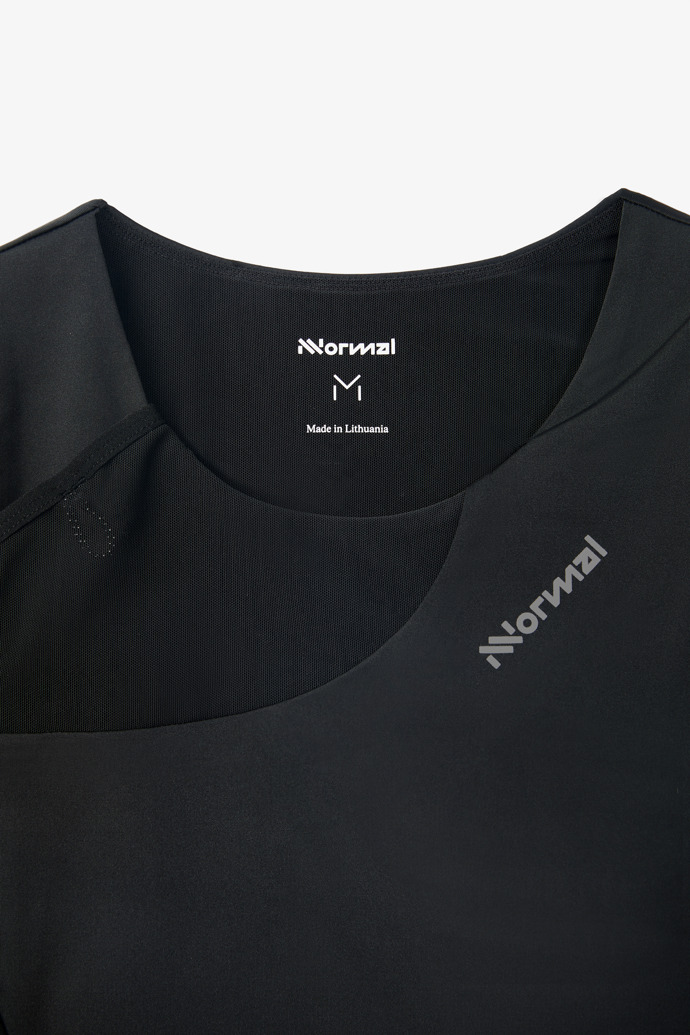 Trail Cropped Top W Black Black running Cropped Top for women